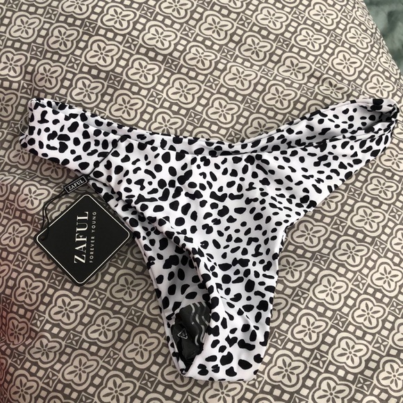 Black & White Cheeky Bikini Bottoms - Picture 2 of 2